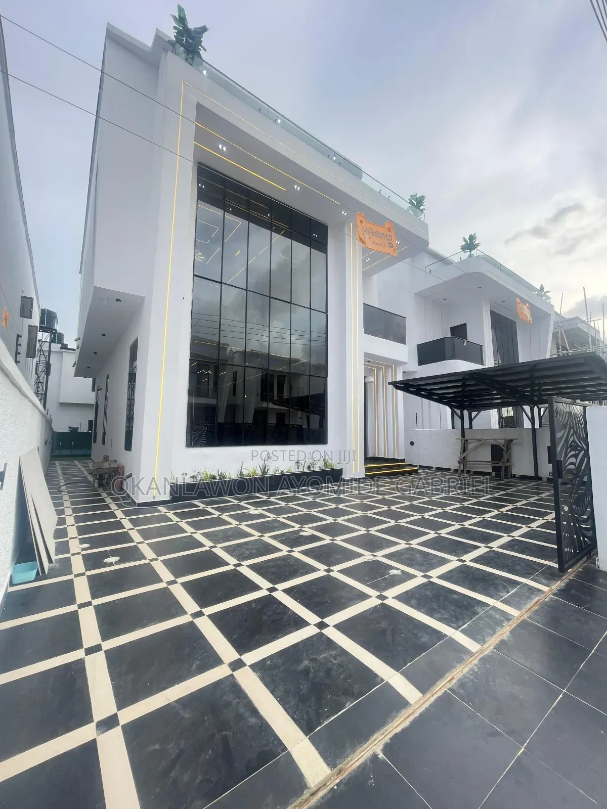 5bdrm Duplex in Secured Estate, VGC / Ajah for sale in VGC / Ajah