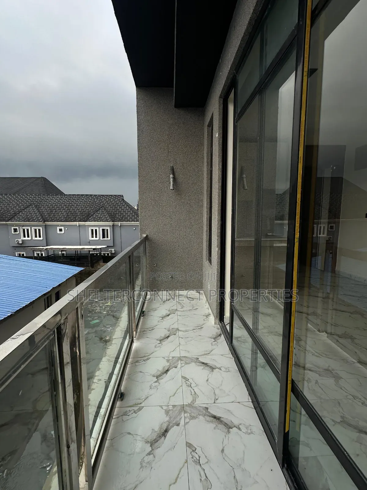 2bdrm Apartment in Lekki Expressway for sale in Lekki Expressway