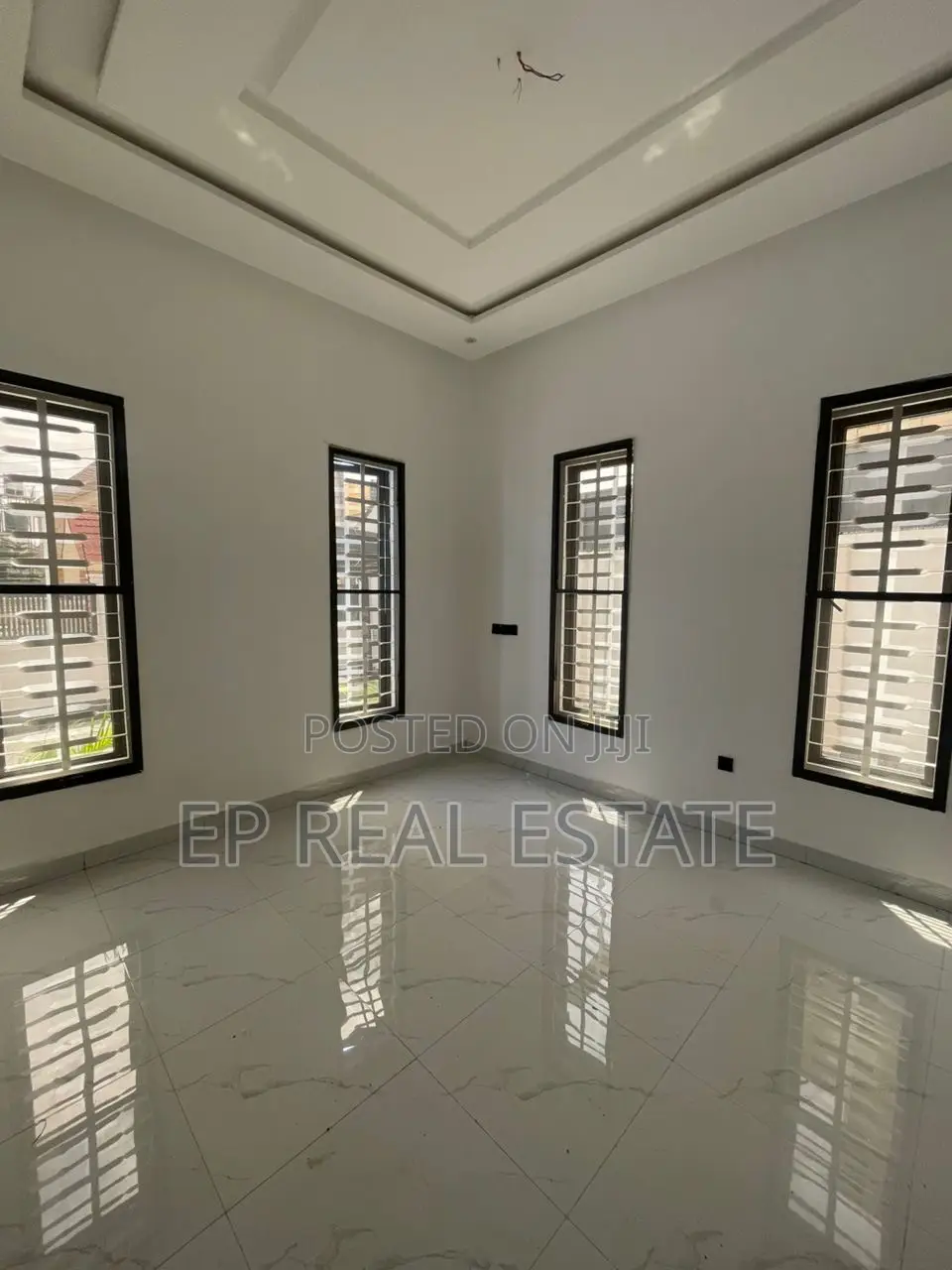 5bdrm Duplex in Apo Resettlement for sale in Apo Resettlement
