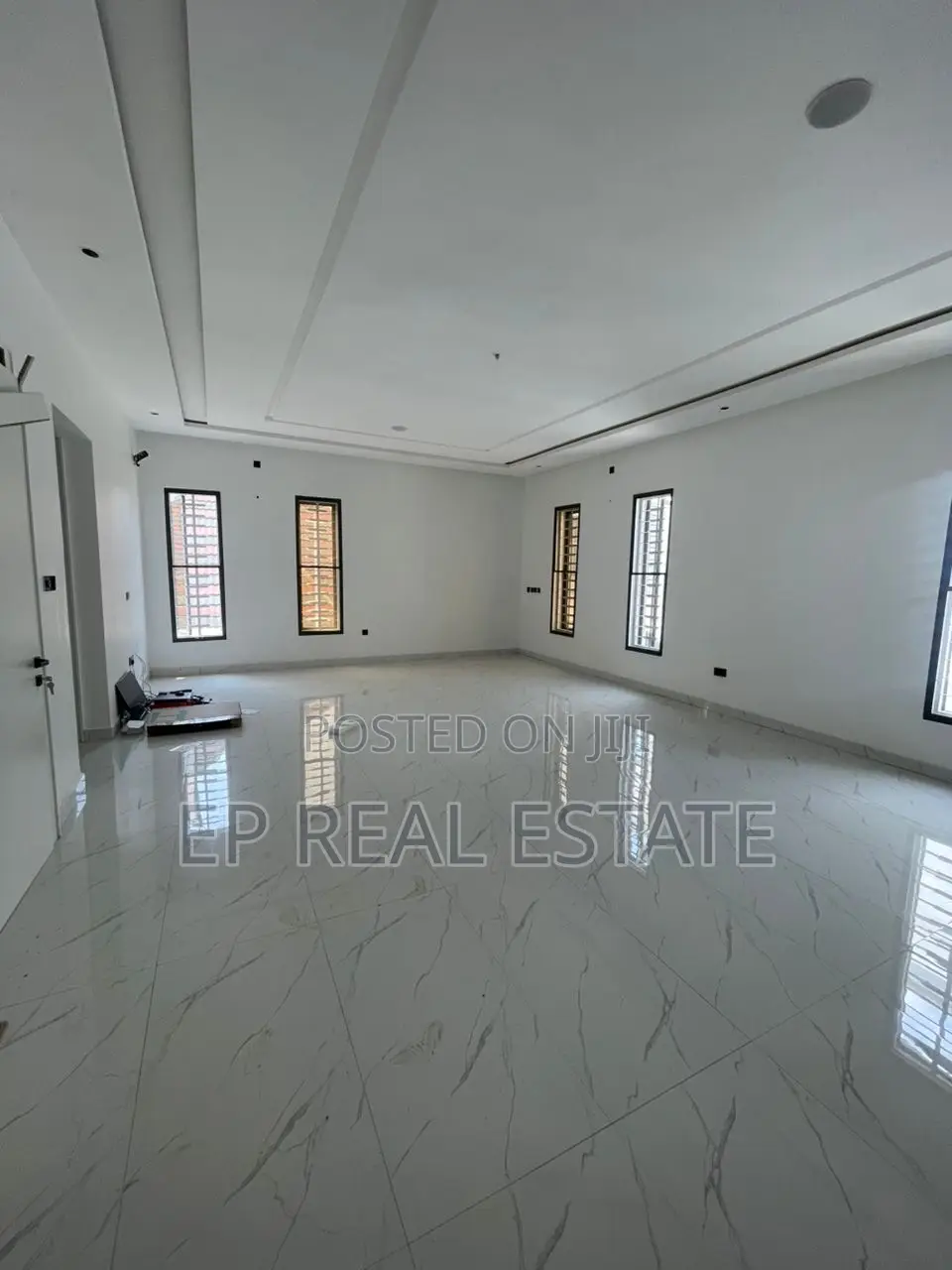 5bdrm Duplex in Apo Resettlement for sale in Apo Resettlement