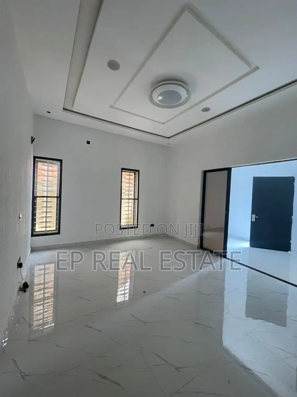 5bdrm Duplex in Apo Resettlement for sale in Apo Resettlement