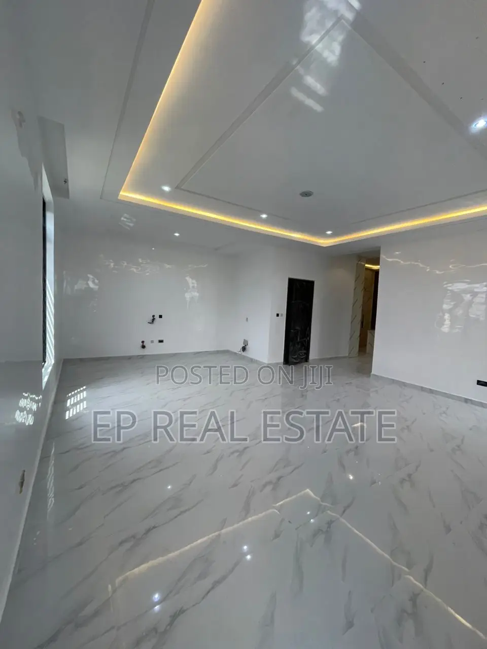 5bdrm Duplex in Apo Resettlement for sale in Apo Resettlement