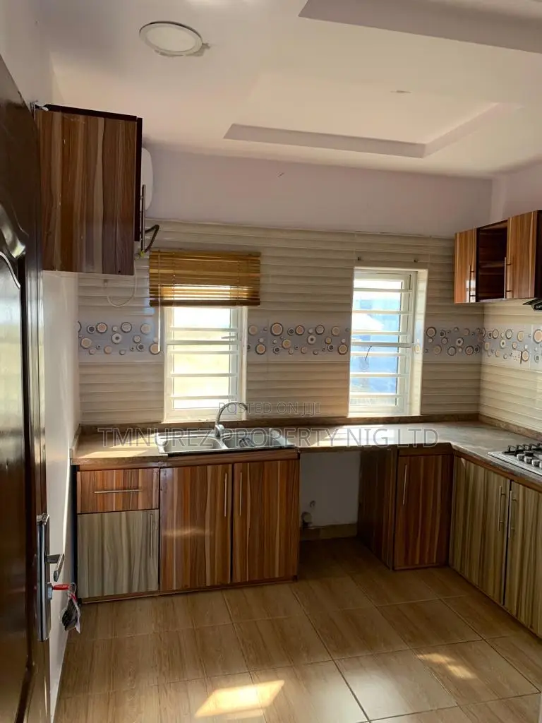 4bdrm Duplex in An Estate, Ikota for rent in Ikota