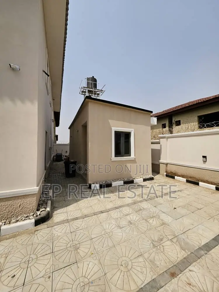 4bdrm Duplex in Apo District for sale in Apo District