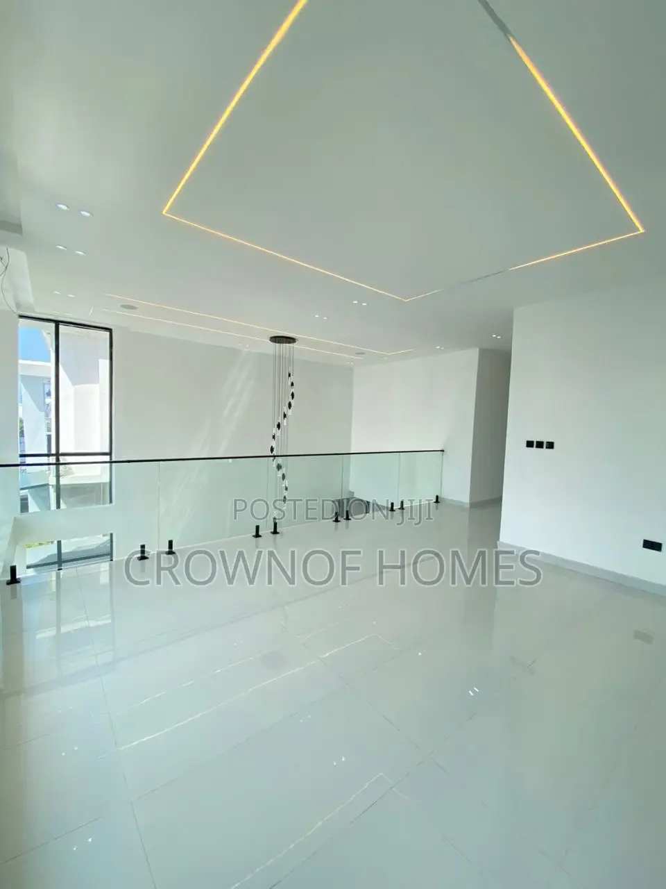 5bdrm Duplex in Lekki County, Ikota for sale in Ikota