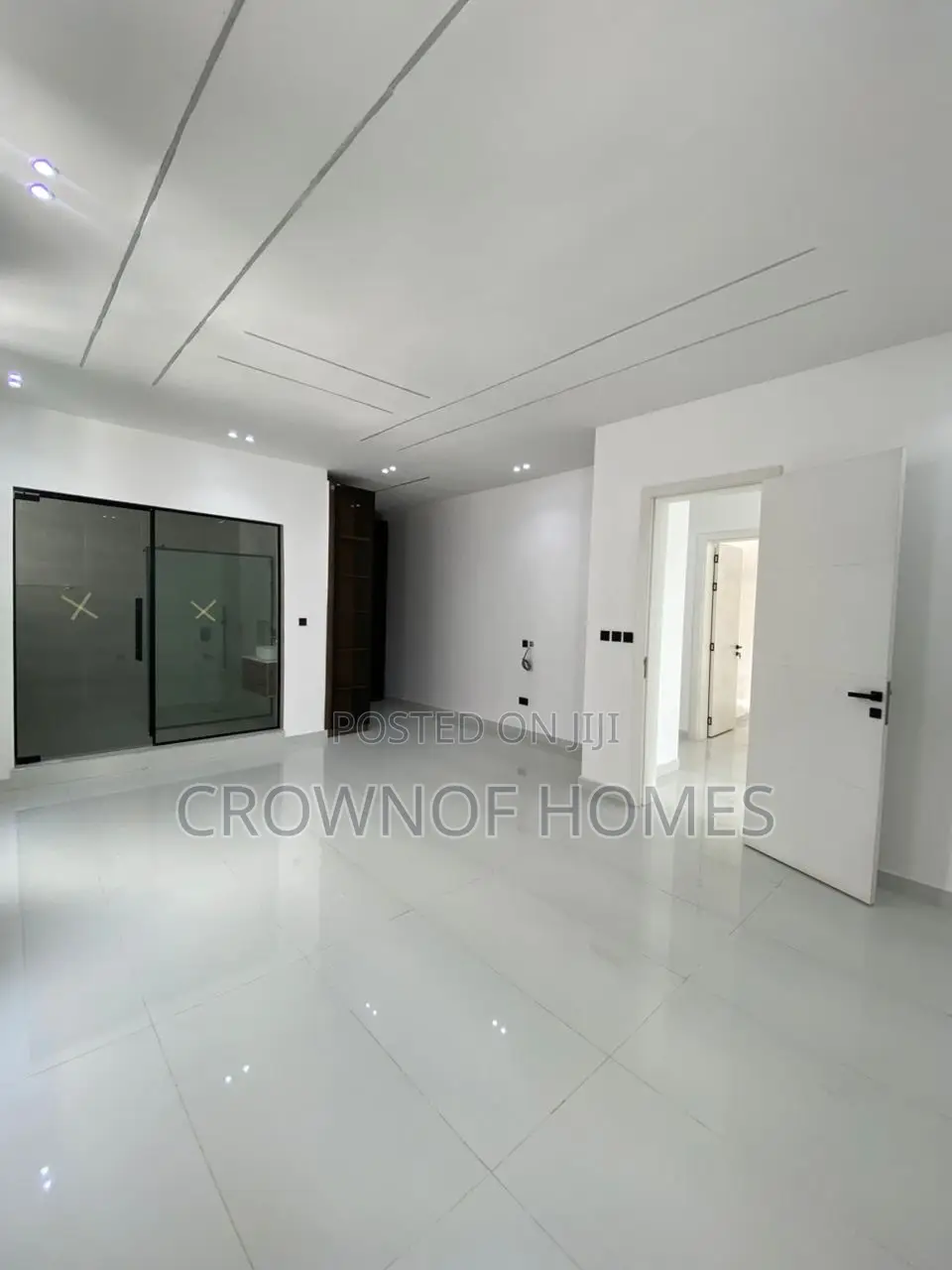 5bdrm Duplex in Lekki County, Ikota for sale in Ikota