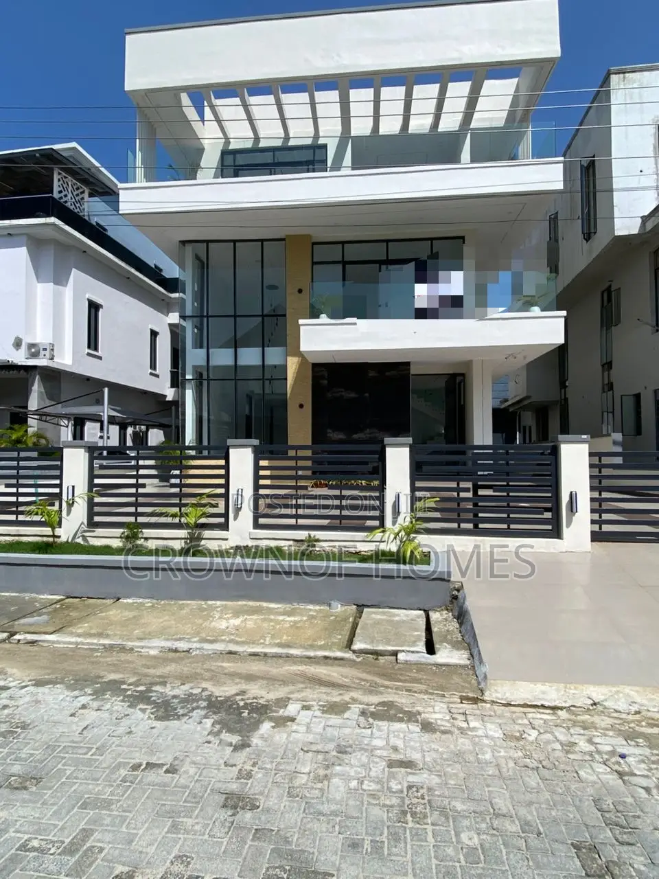 5bdrm Duplex in Lekki County, Ikota for sale in Ikota