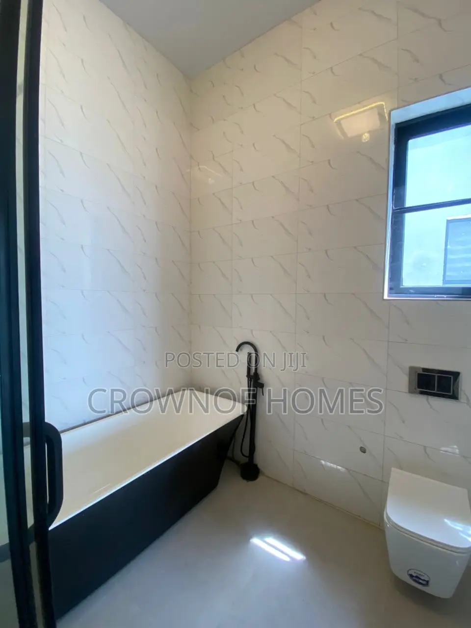 4bdrm Duplex in Jakande for sale in Jakande