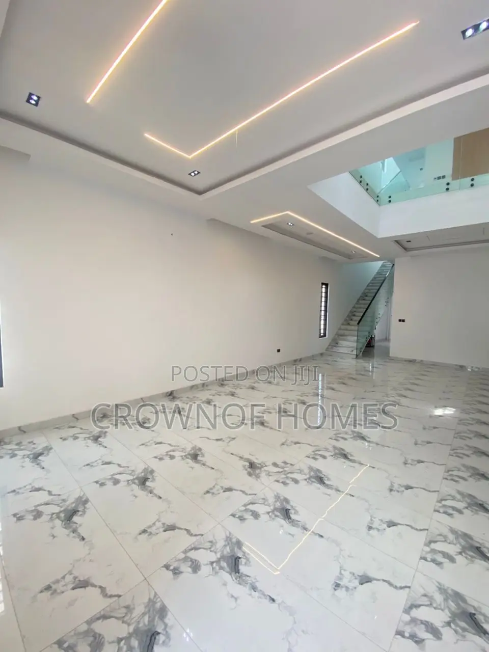 4bdrm Duplex in Jakande for sale in Jakande