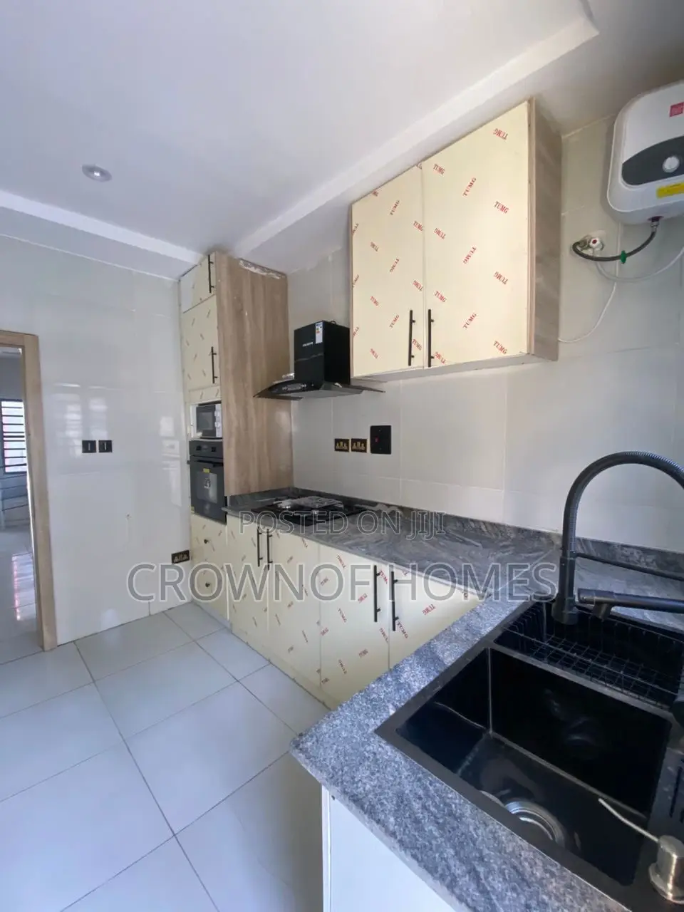4bdrm Duplex in Jakande for sale in Jakande