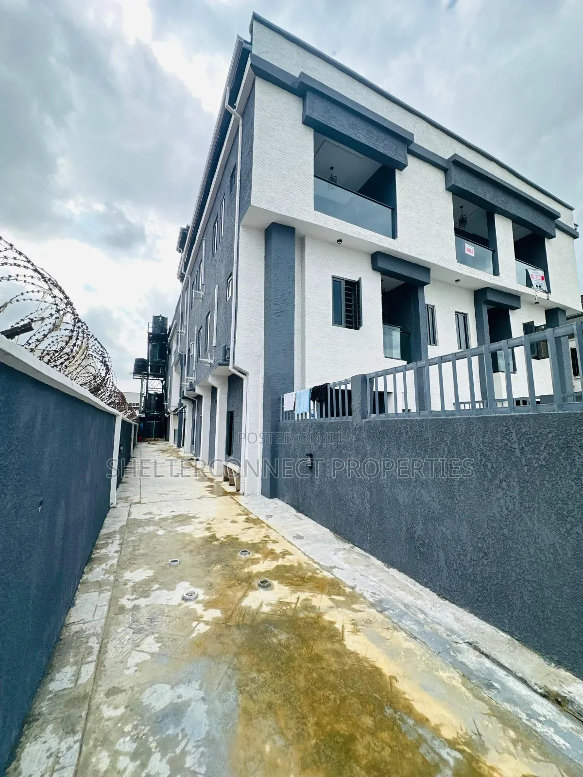 2bdrm Apartment in Lekki Expressway for sale in Lekki Expressway