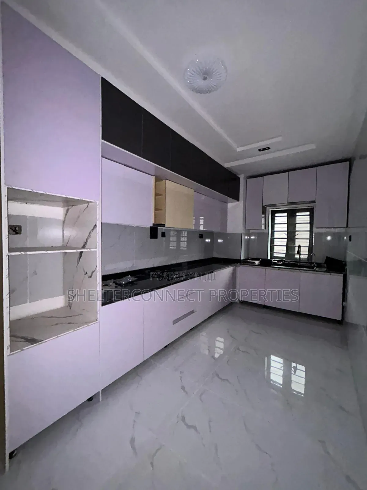 2bdrm Apartment in Lekki Expressway for sale in Lekki Expressway