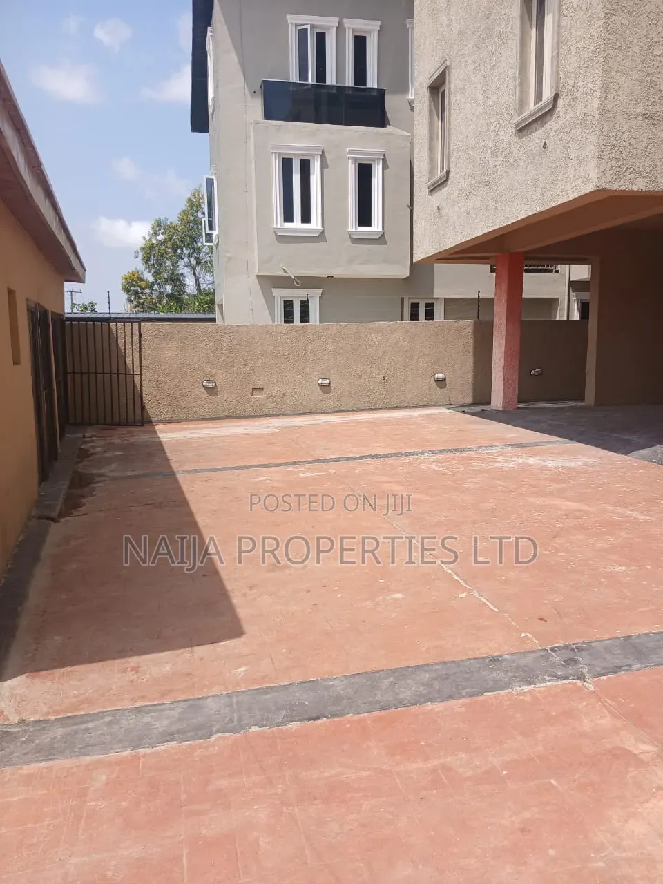 3bdrm Apartment in Off Monastery Rd, Sangotedo for rent in Sangotedo