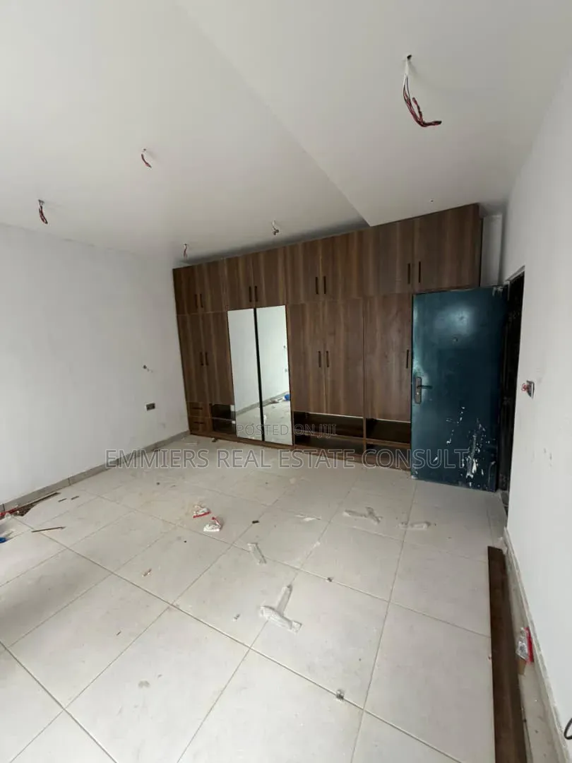 3bdrm Townhouse/Terrace in Off Lekki-Epe Expressway for sale in Off Lekki-Epe Expressway