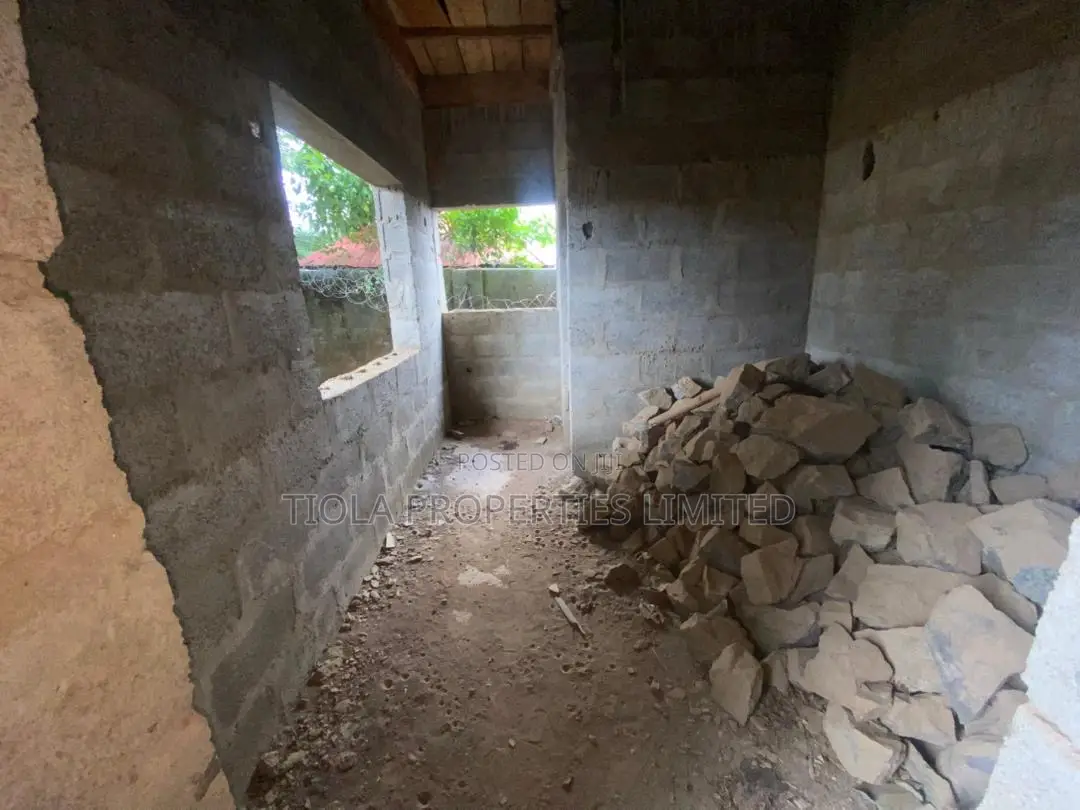 5bdrm Duplex in Pleasant View, Sabon Lugbe for sale in Sabon Lugbe