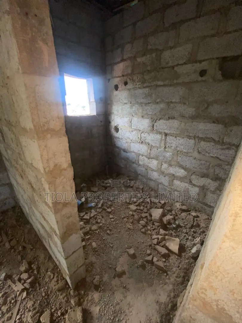 5bdrm Duplex in Pleasant View, Sabon Lugbe for sale in Sabon Lugbe