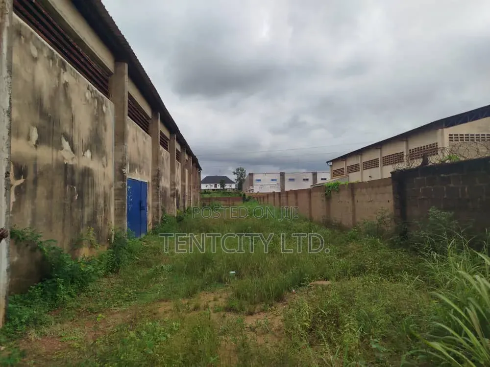 Distress Large Warehouse on 6 Plots for Sale in Enugu in Enugu