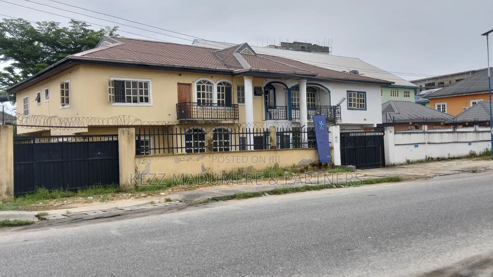 10bdrm Duplex in Stadium Road, Port, New Layout for sale in New Layout