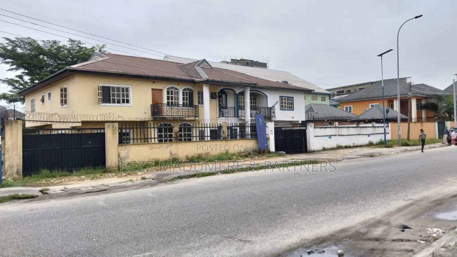 10bdrm Duplex in Stadium Road, Port, New Layout for sale in New Layout