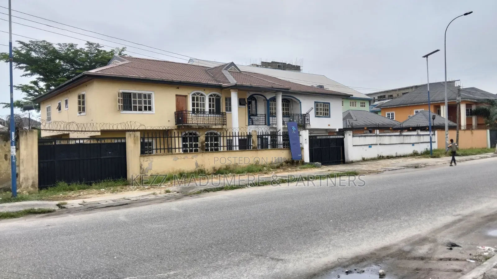 10bdrm Duplex in Stadium Road, Port, New Layout for sale in New Layout
