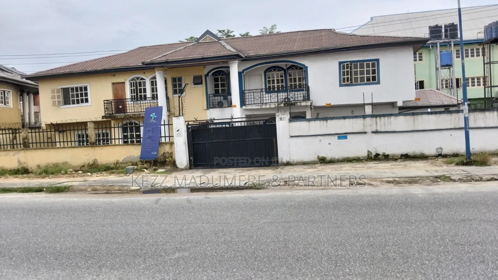 10bdrm Duplex in Stadium Road, Port, New Layout for sale in New Layout