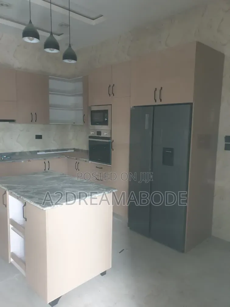 6bdrm Duplex in Magodo Phase 2 for sale in GRA Phase 2 Shangisha