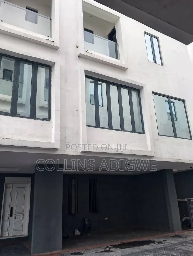 5bdrm Duplex in Royal Pine Orchid, Chevron for sale in Chevron