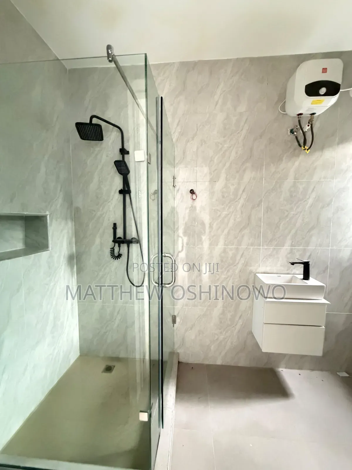 Furnished 3bdrm Apartment in List 1%, Ikate for sale in Ikate