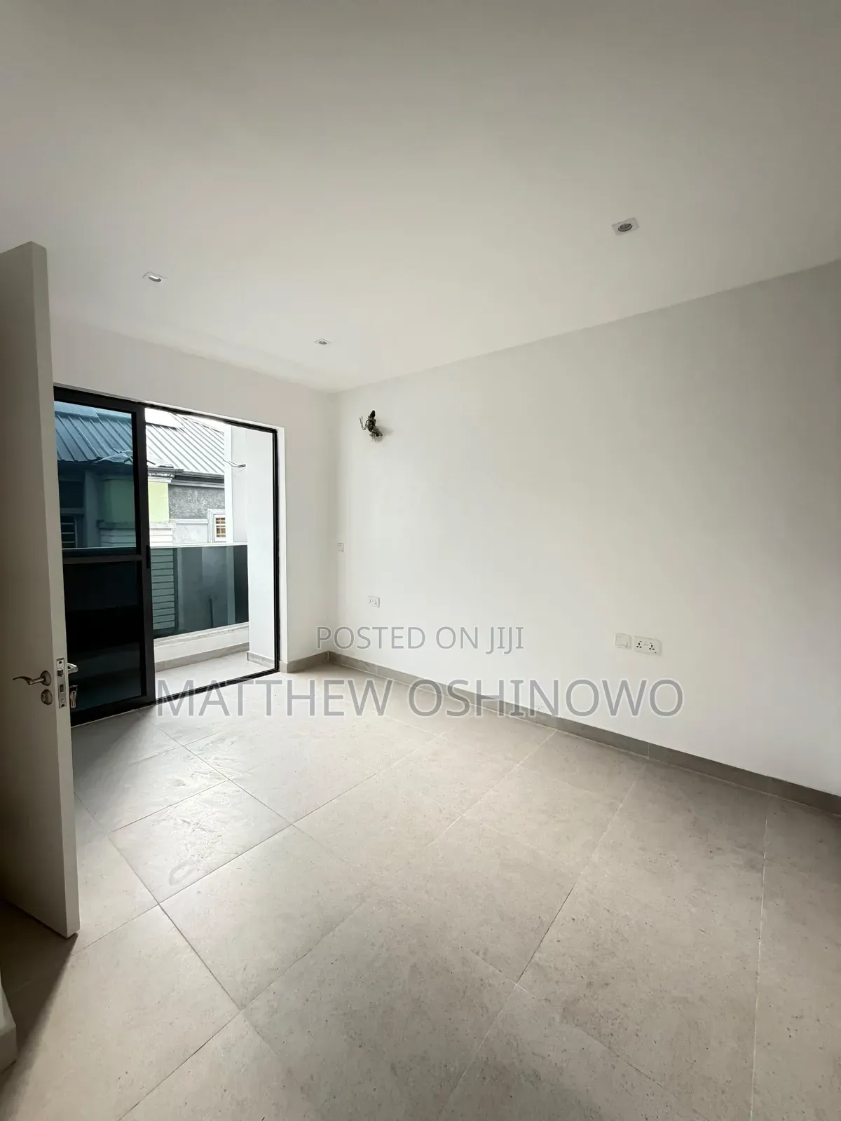 Furnished 3bdrm Apartment in List 1%, Ikate for sale in Ikate