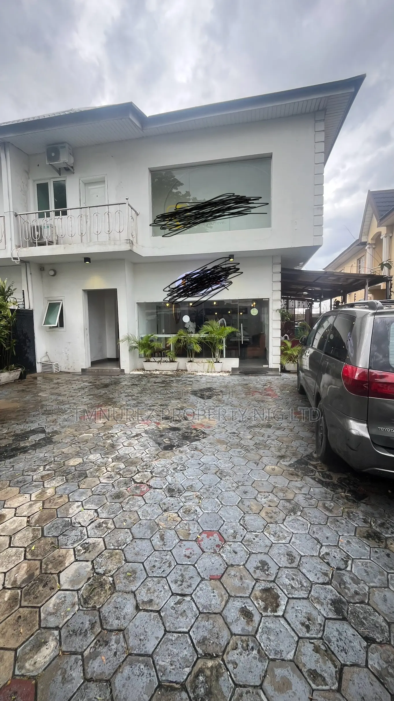 Showroom Shop on Groundfloor in Lekki Phase 1