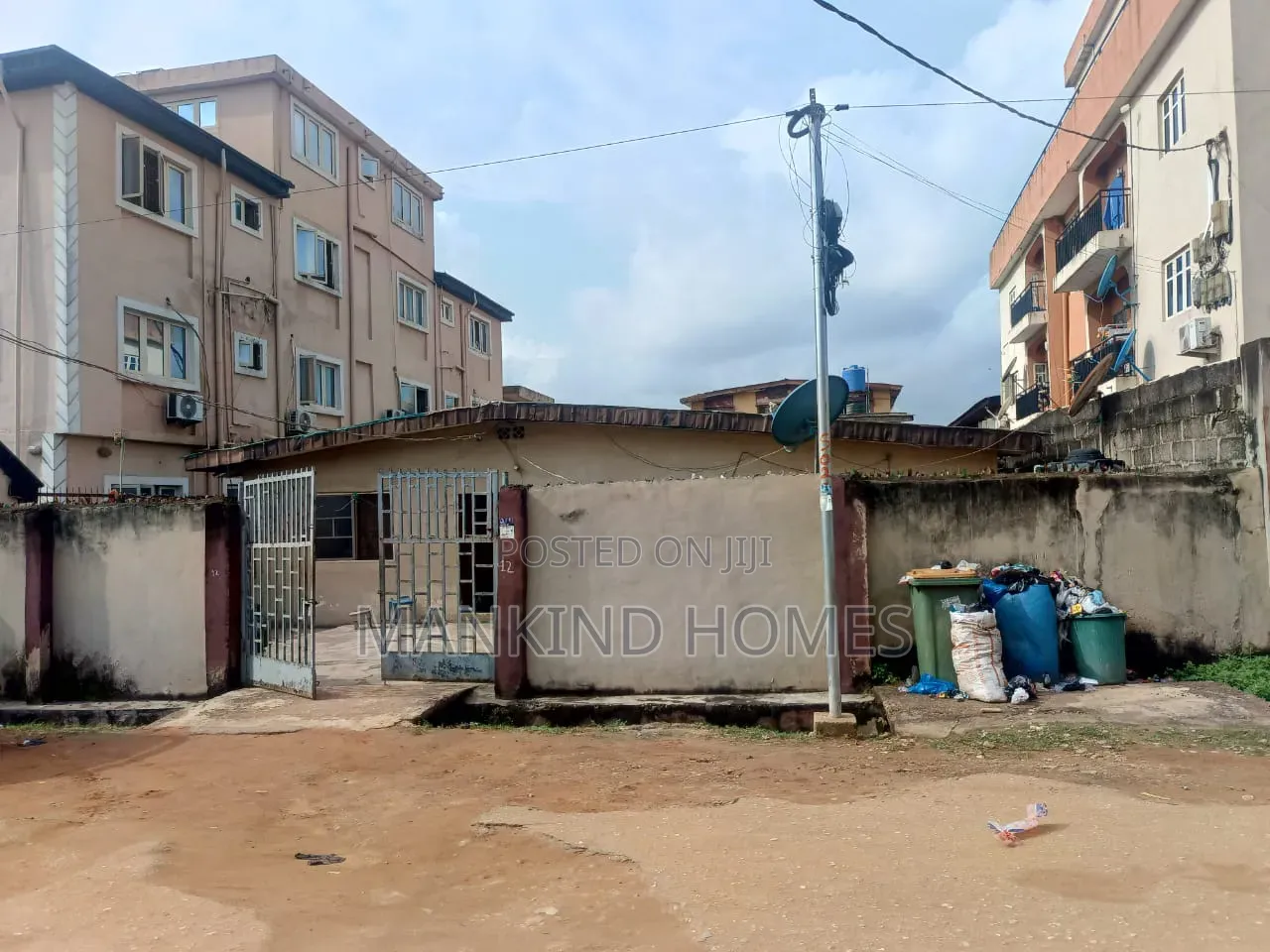 Plot Of Land With A Demolishable Bungalow In Mafoluku For Sale in Mafoluku