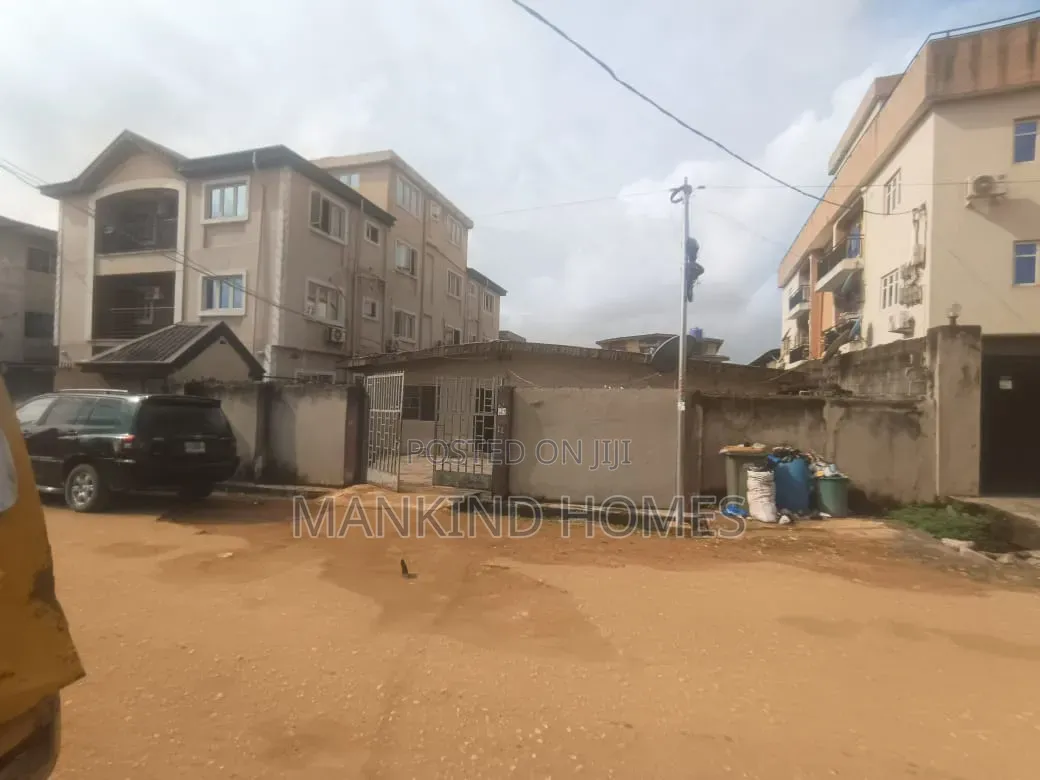 Plot Of Land With A Demolishable Bungalow In Mafoluku For Sale in Mafoluku