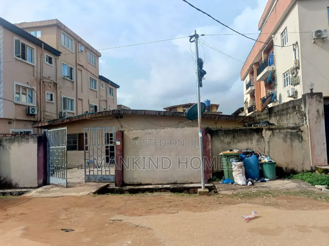 Plot Of Land With A Demolishable Bungalow In Mafoluku For Sale in Mafoluku