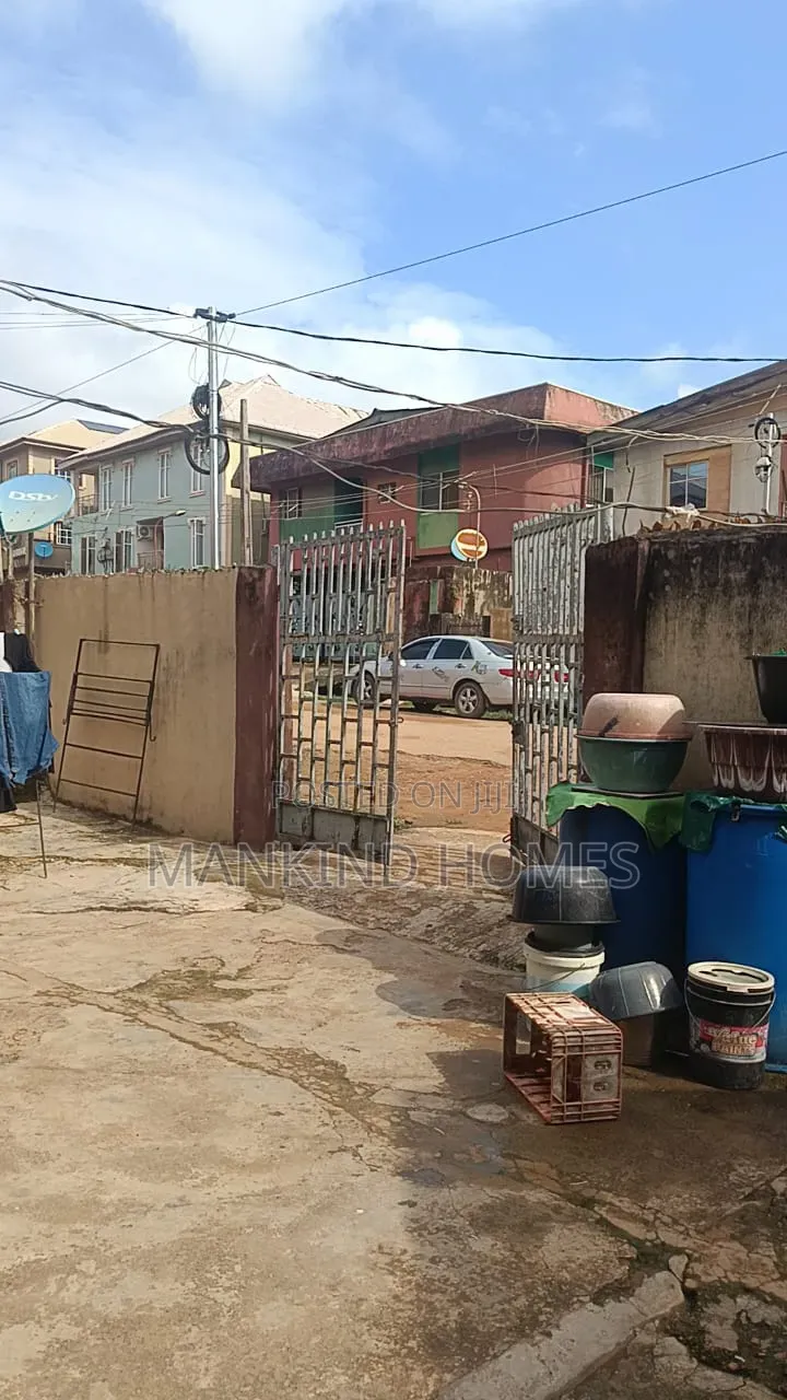Plot Of Land With A Demolishable Bungalow In Mafoluku For Sale in Mafoluku