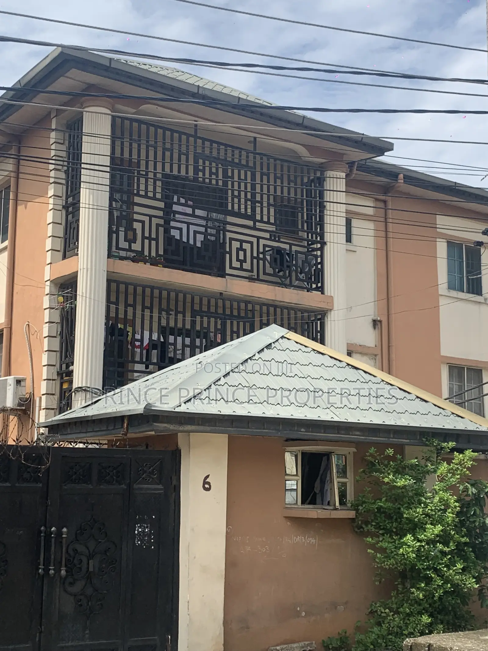 Furnished 3bdrm Block of Flats in Estate House, Aguda / Surulere in Aguda / Surulere