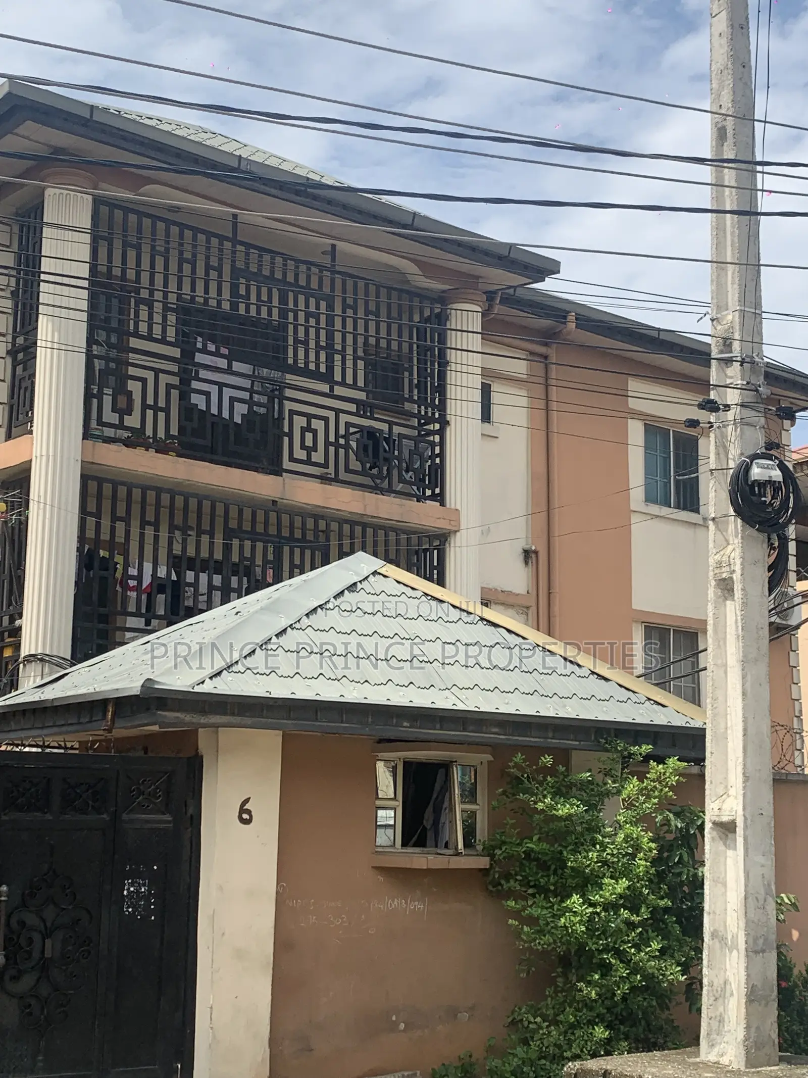 Furnished 3bdrm Block of Flats in Estate House, Aguda / Surulere in Aguda / Surulere