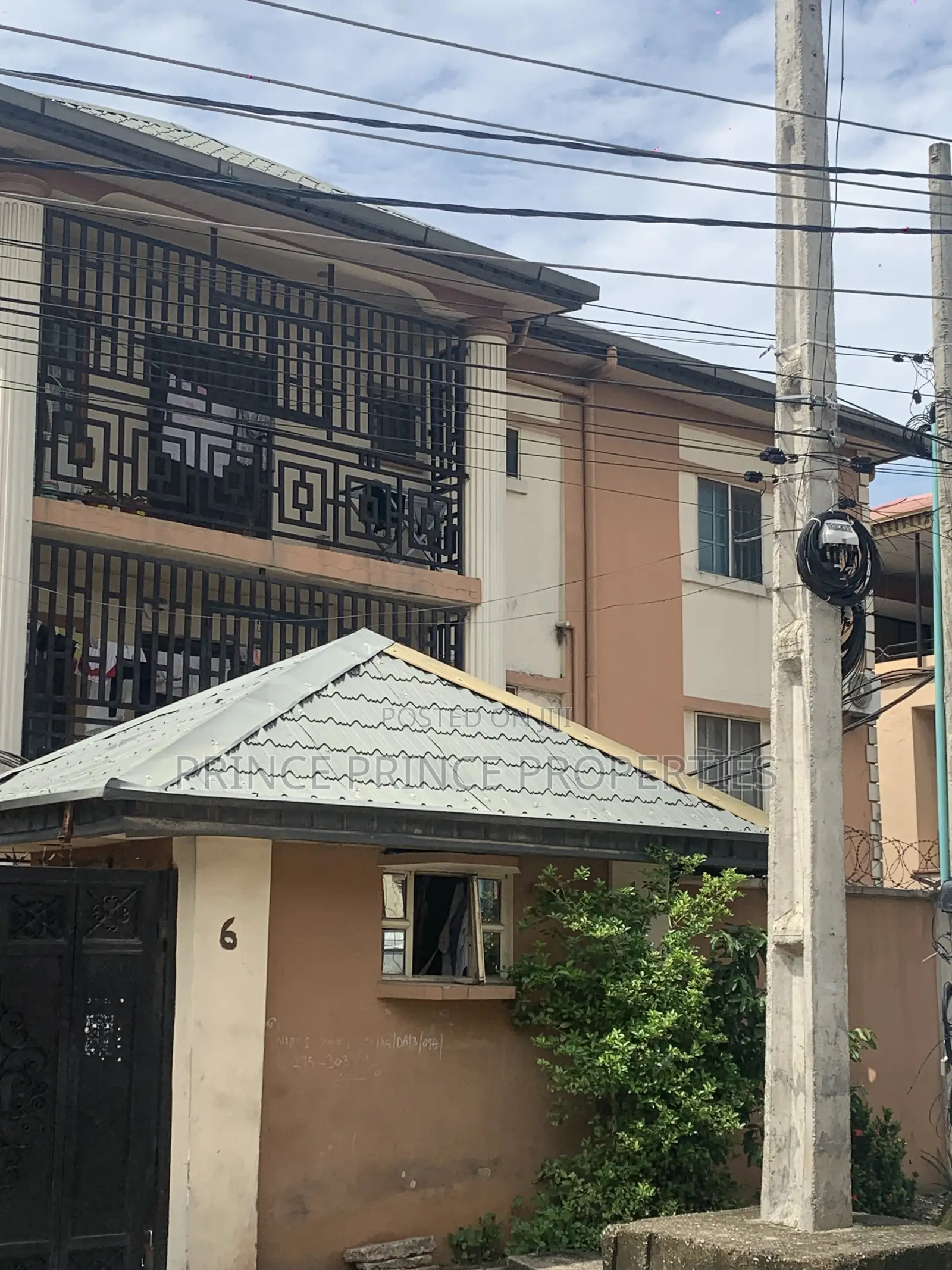Furnished 3bdrm Block of Flats in Estate House, Aguda / Surulere in Aguda / Surulere