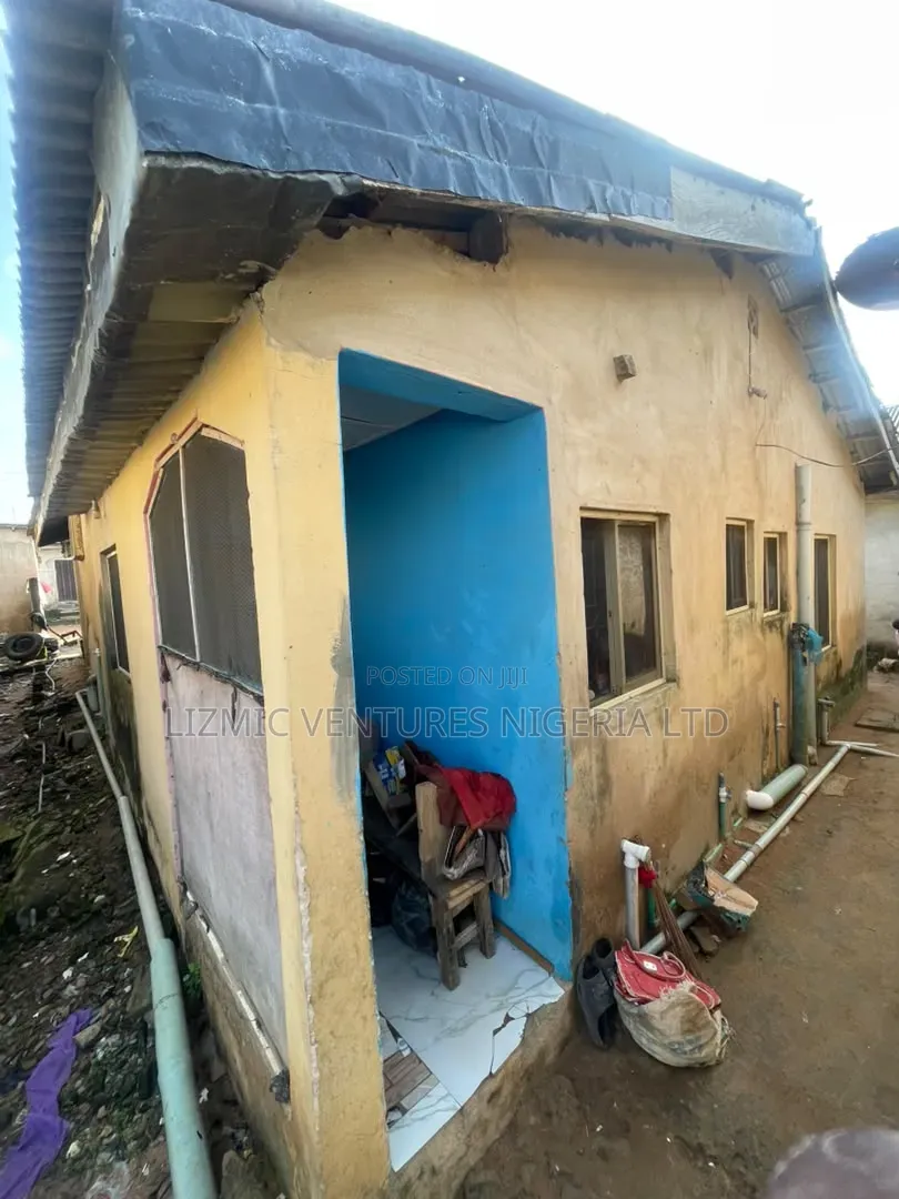 2bdrm Bungalow in Isuti Rd, Igando / Ikotun/Igando for sale in Igando / Ikotun/Igando