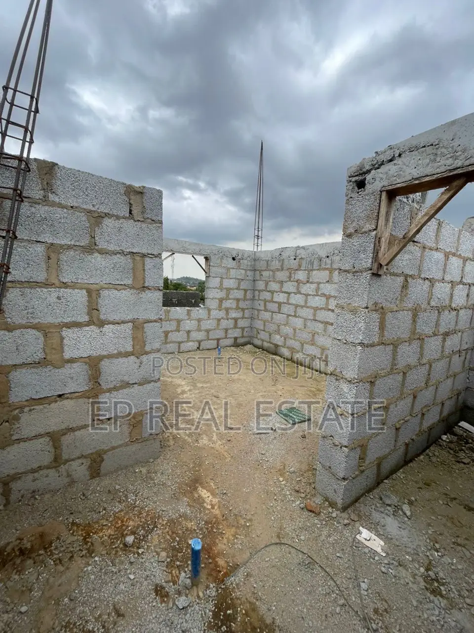 4bdrm House in Apo Resettlement for sale in Apo Resettlement