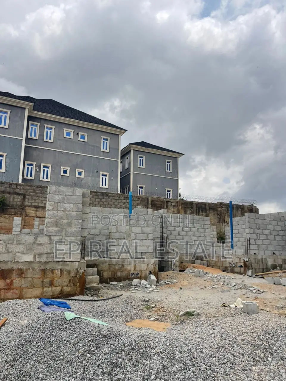 4bdrm House in Apo Resettlement for sale in Apo Resettlement
