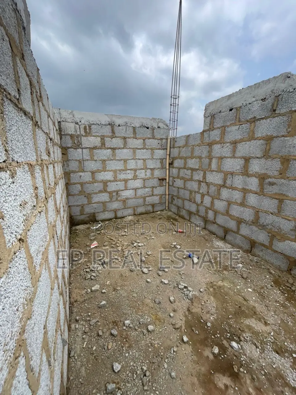 4bdrm House in Apo Resettlement for sale in Apo Resettlement