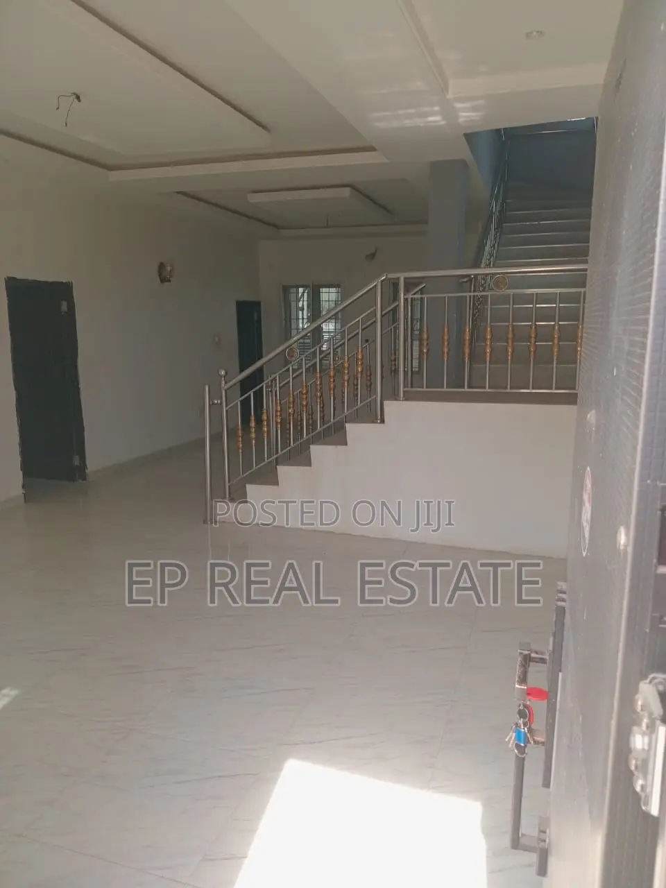 4bdrm Duplex in Lugbe District for sale in Lugbe District