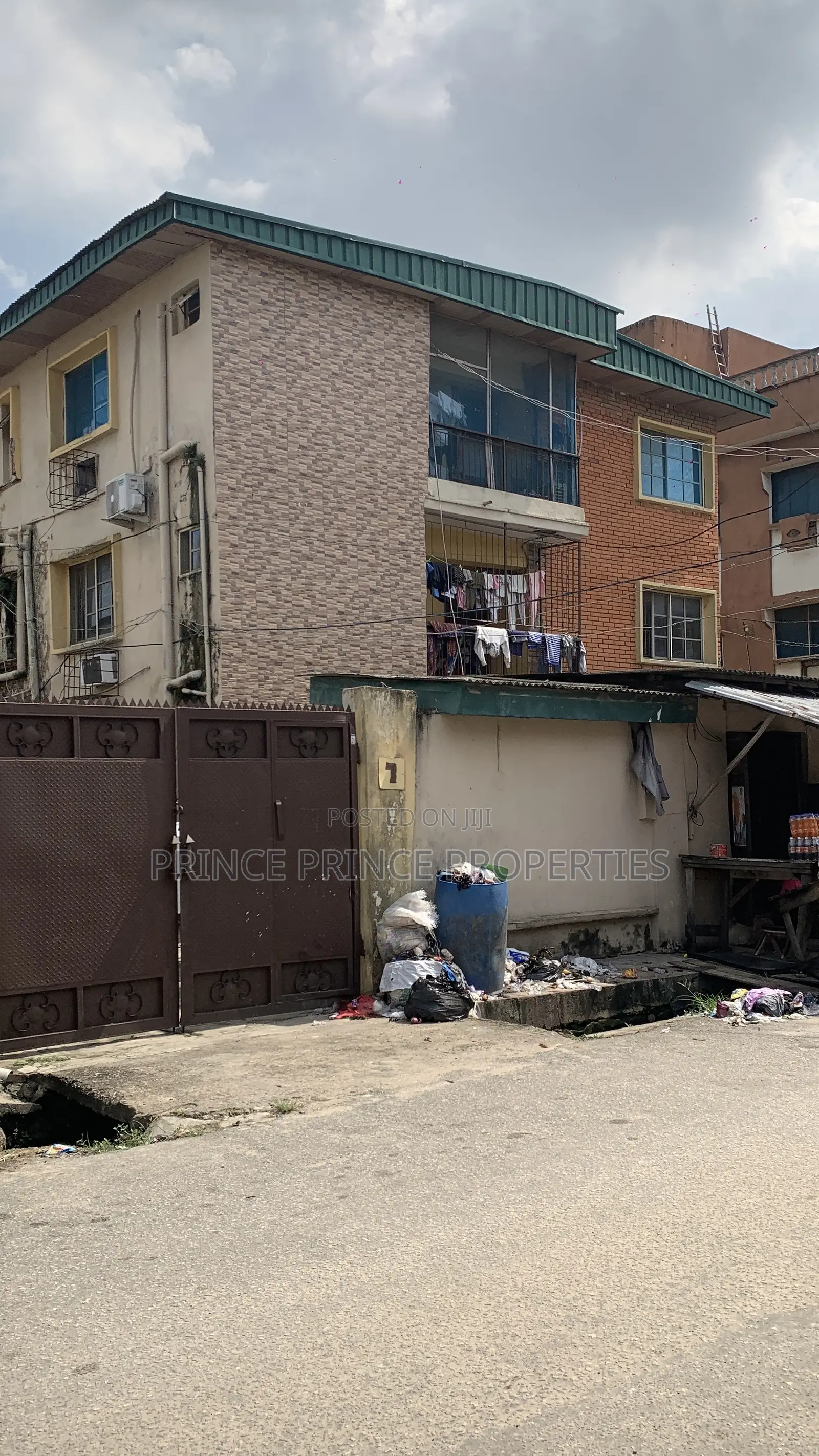 Furnished 3bdrm Block of Flats in Surulere for sale in Aguda / Surulere