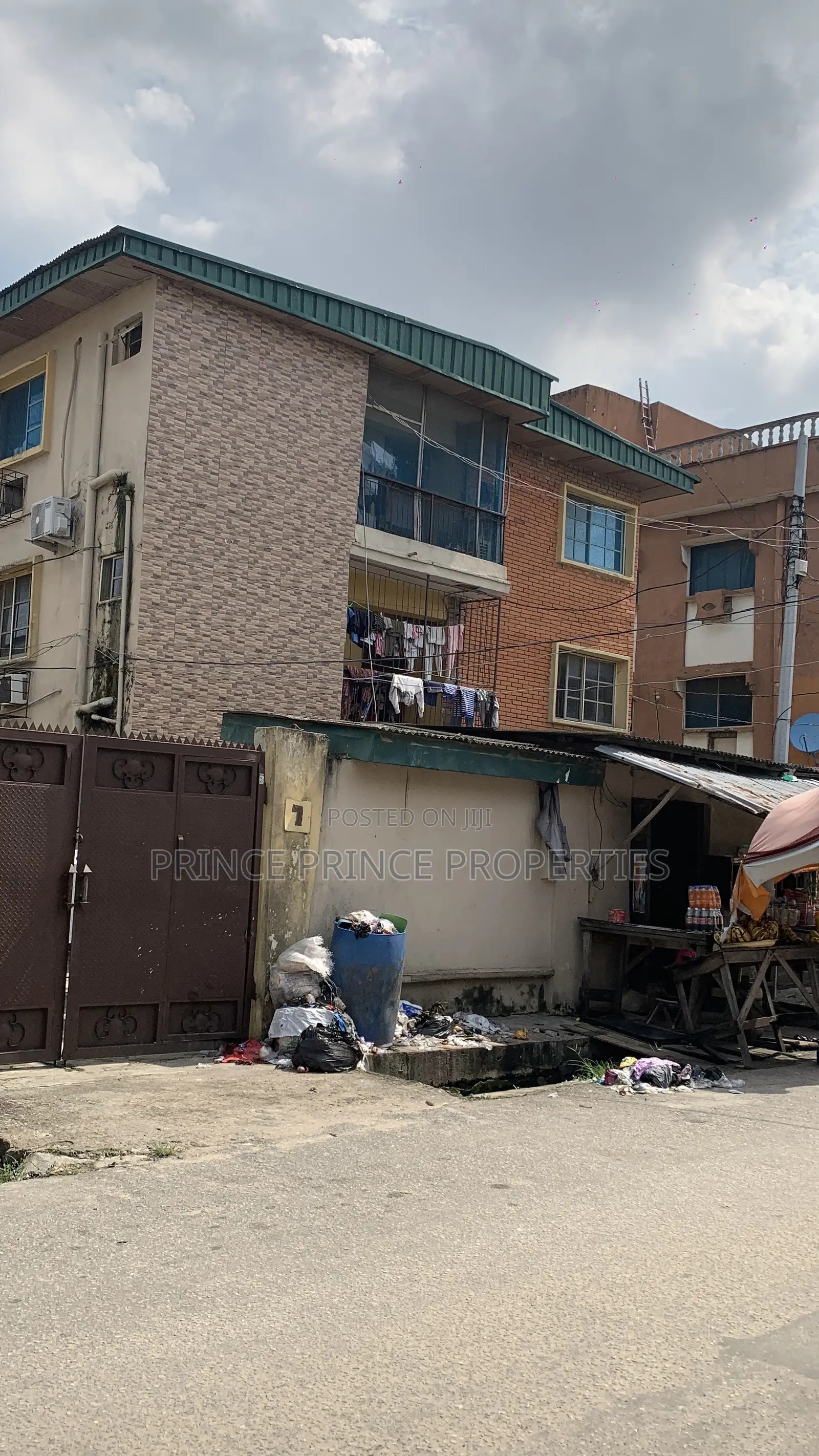 Furnished 3bdrm Block of Flats in Surulere for sale in Aguda / Surulere