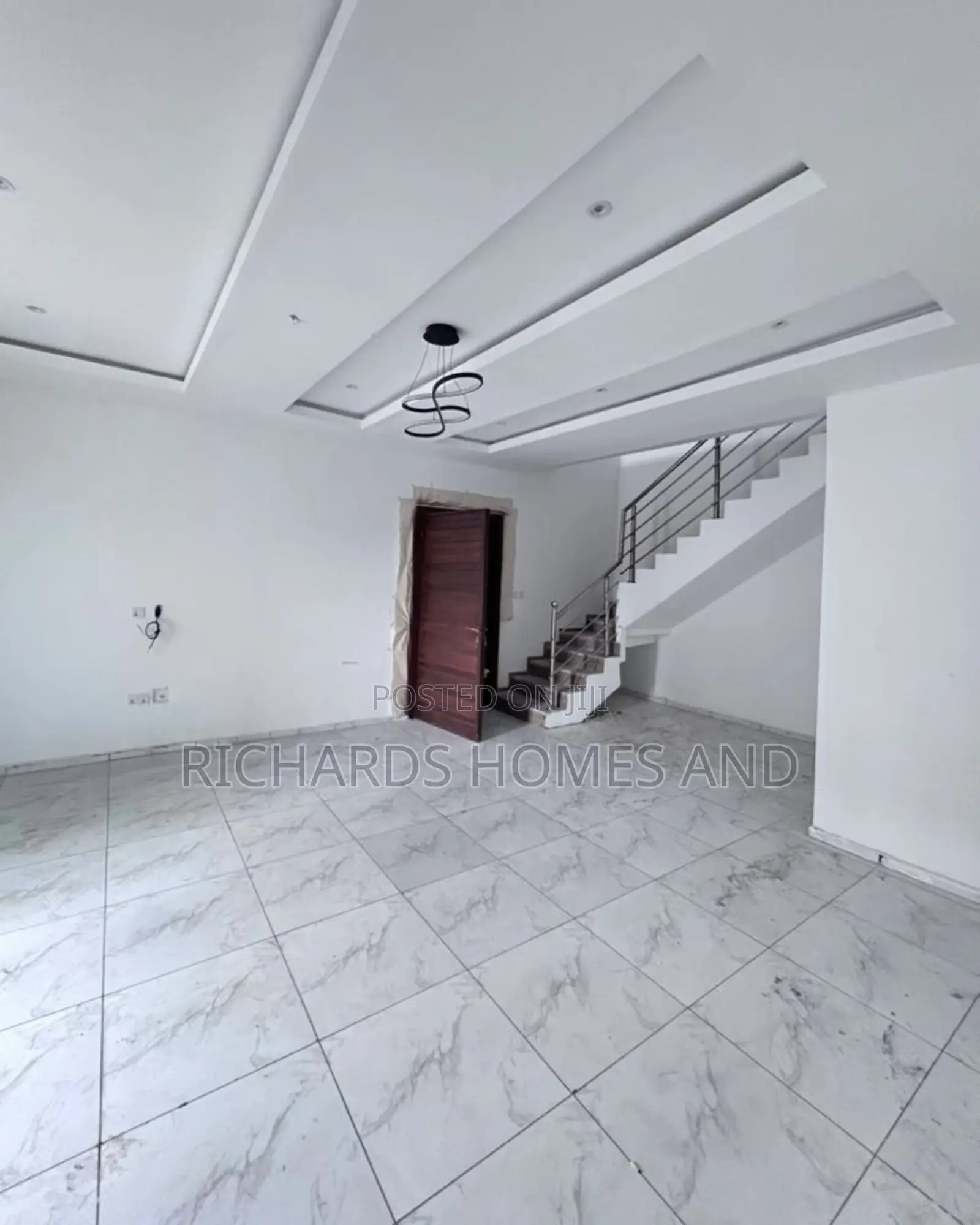 2bdrm Maisonette in Lekki Phase 1 for sale in Lekki Phase 1