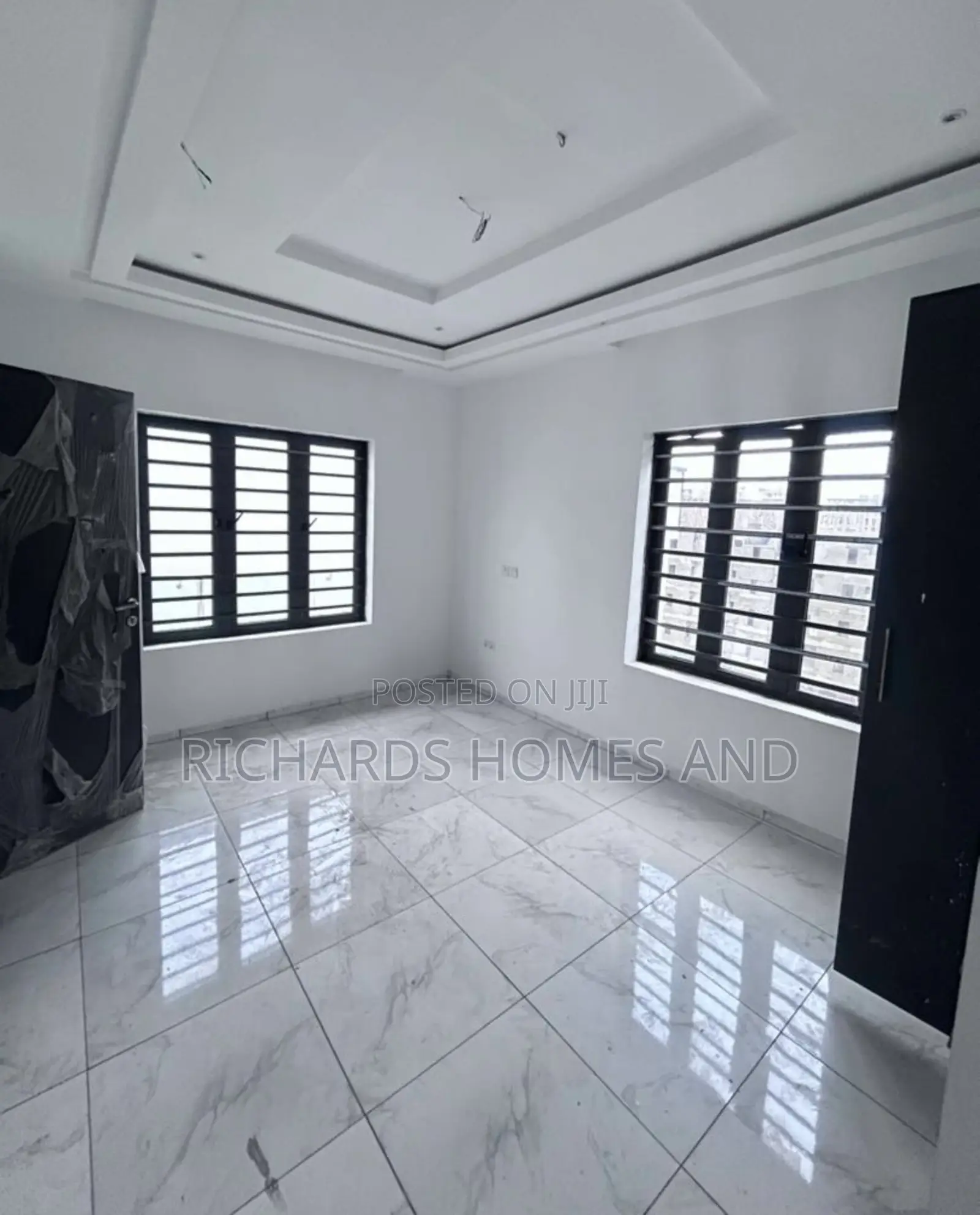 2bdrm Maisonette in Lekki Phase 1 for sale in Lekki Phase 1