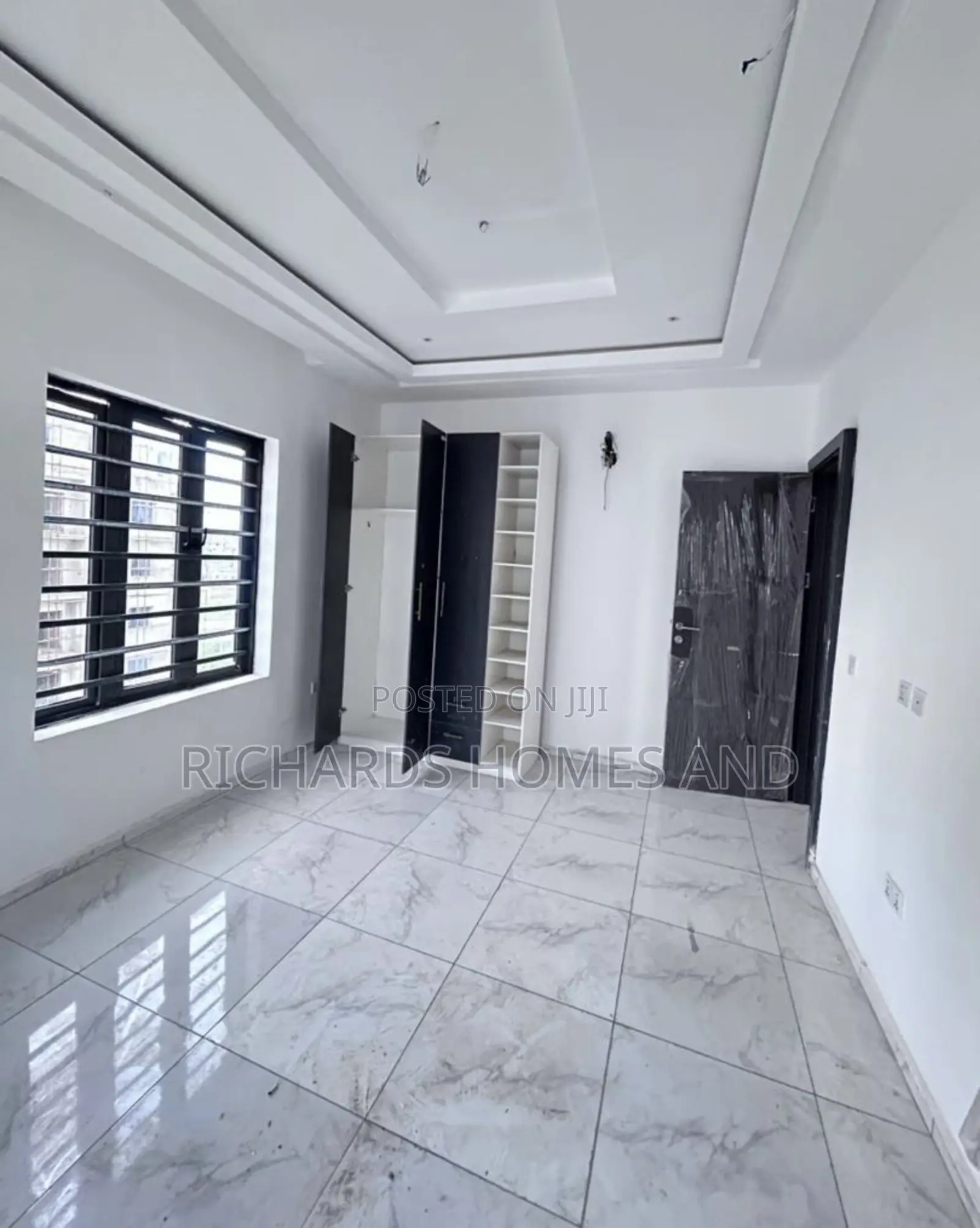 2bdrm Maisonette in Lekki Phase 1 for sale in Lekki Phase 1