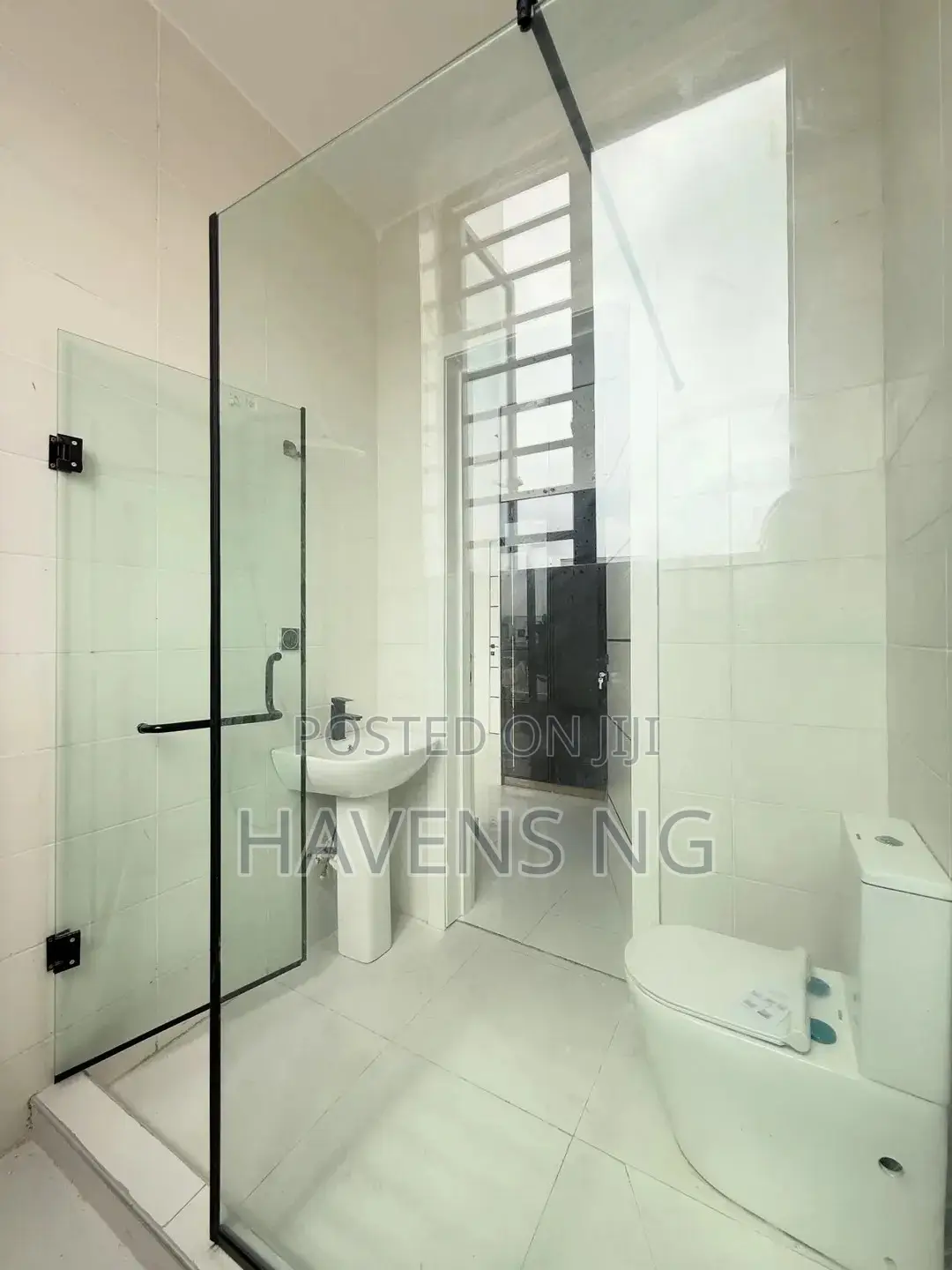 4bdrm Duplex in Ikota for sale in Ikota