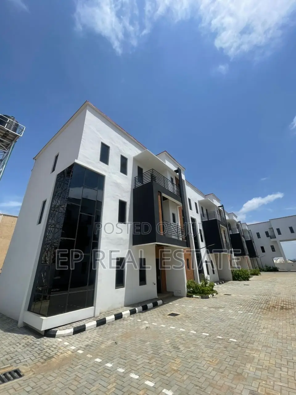 4bdrm Duplex in Durumi for sale in Durumi