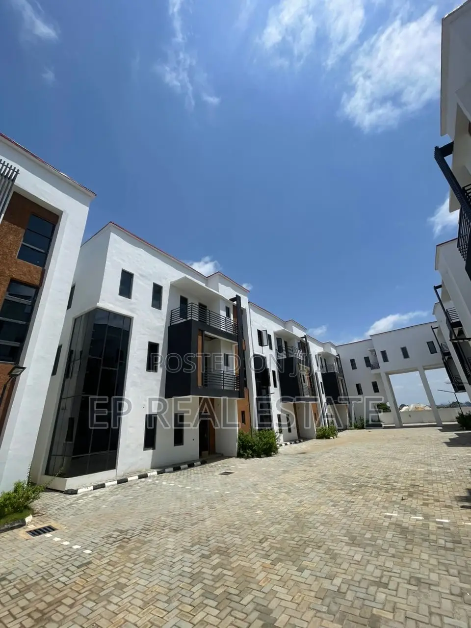 4bdrm Duplex in Durumi for sale in Durumi